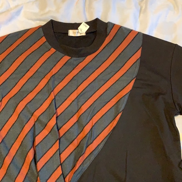 Brand new sweater - Picture 2 of 4